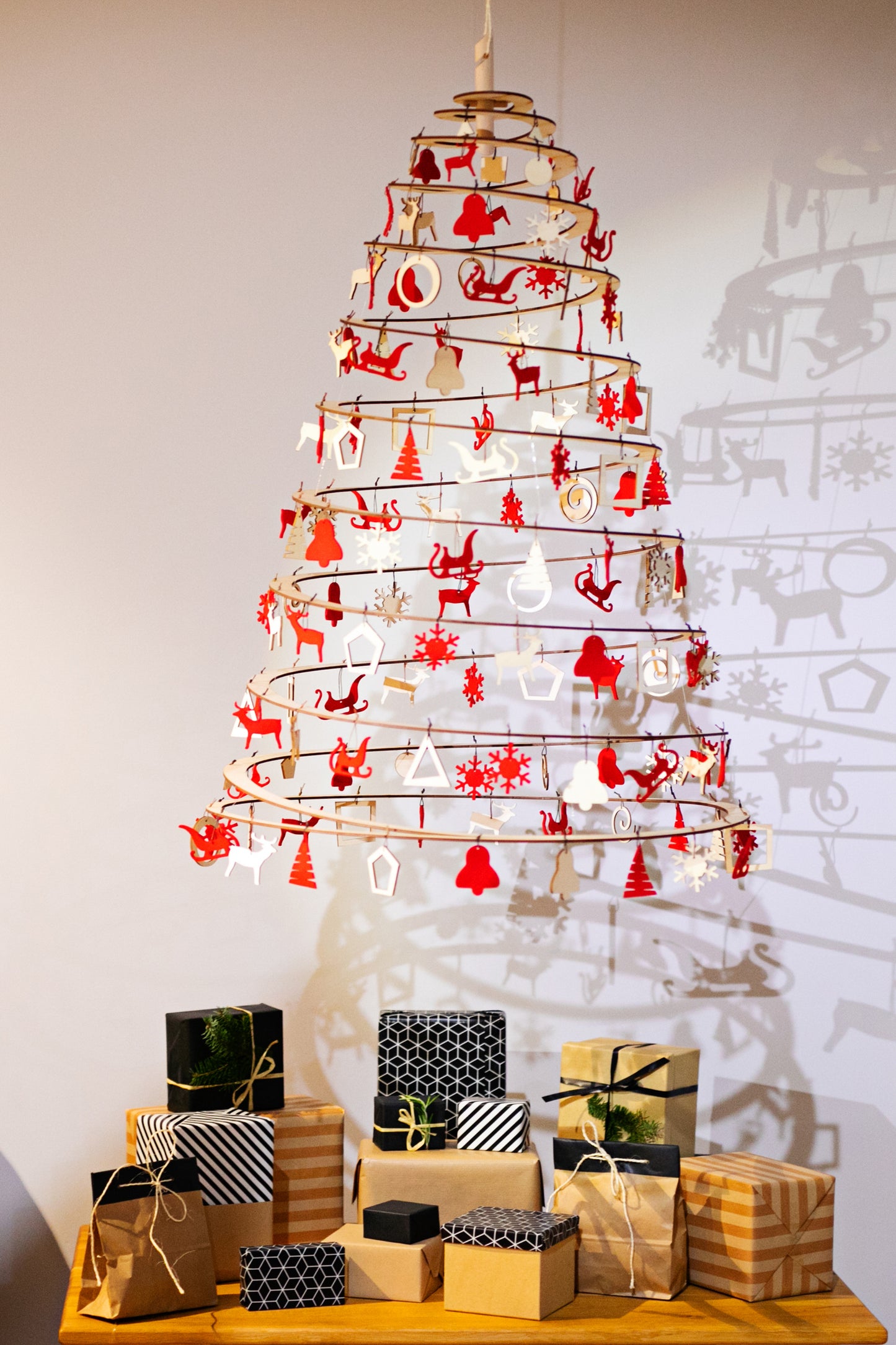 Spira hanger large - Santa's Light Shop
